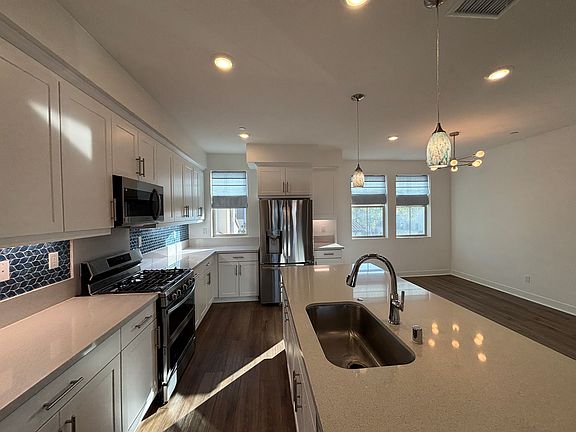 4th image of 5017 Belmont Ln