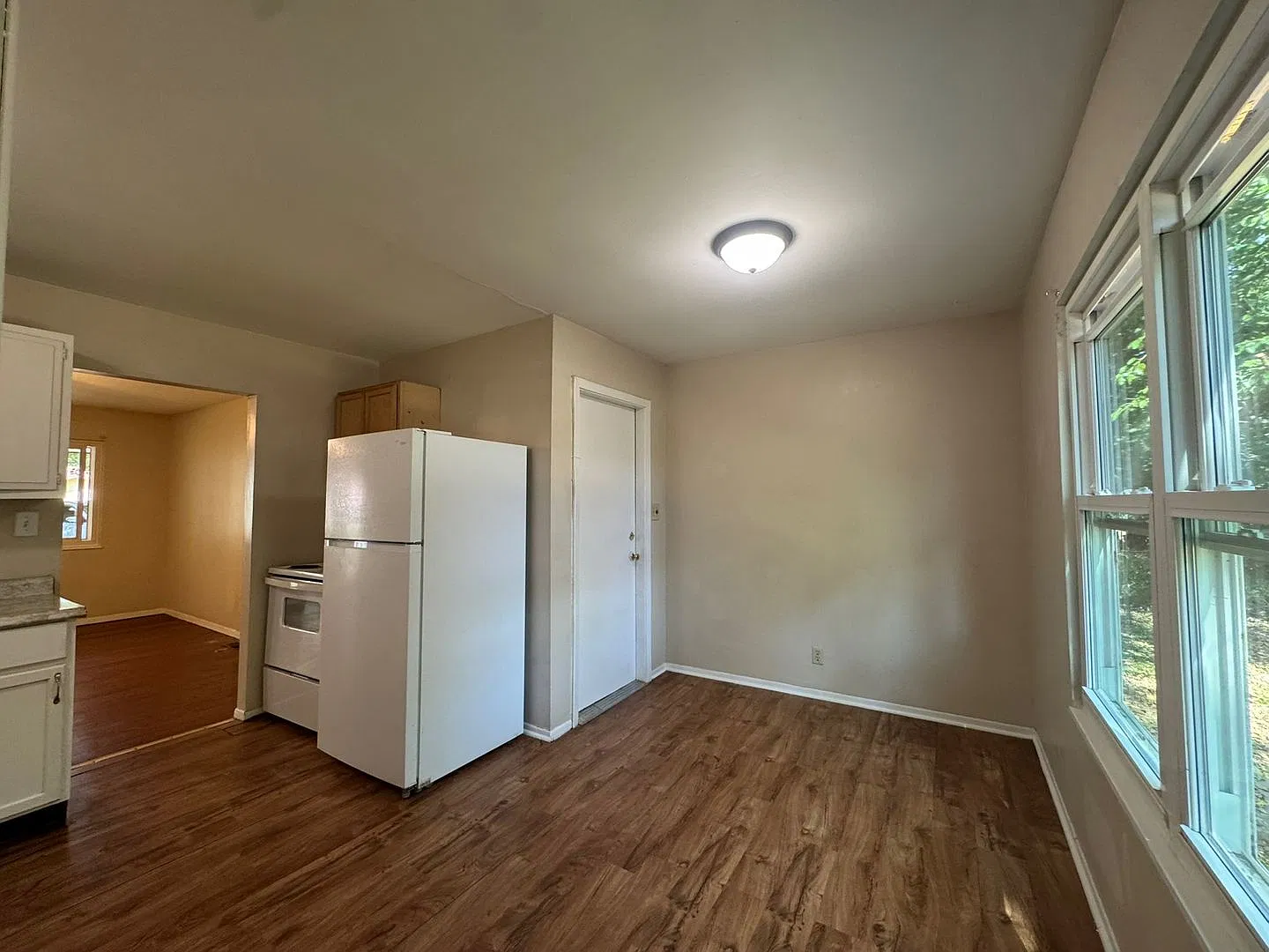 2210 Red Bud Cir (RH) — Photo 2