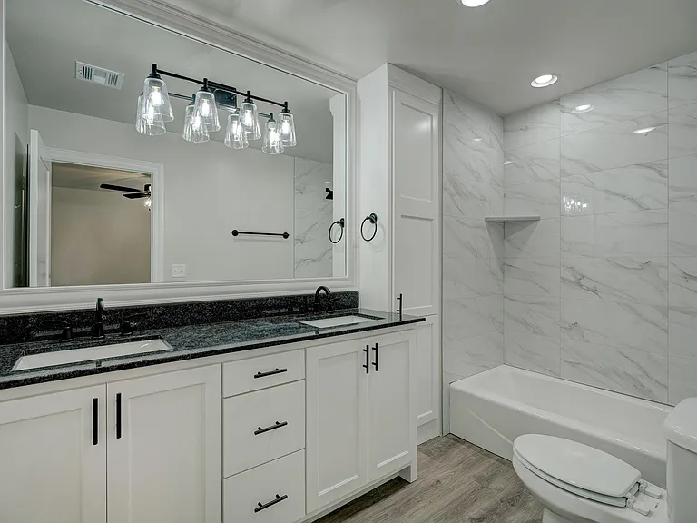 213 W Thatcher St — Photo 18