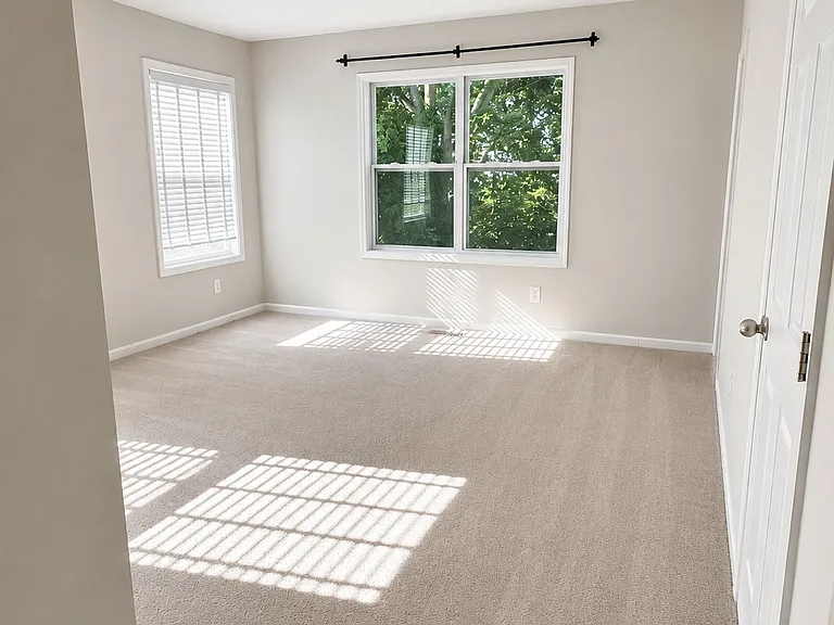 518 E Trinity Ln — Photo 11
