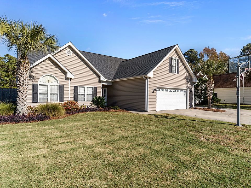 Welcome home off Middle Sound Loop Rd!!