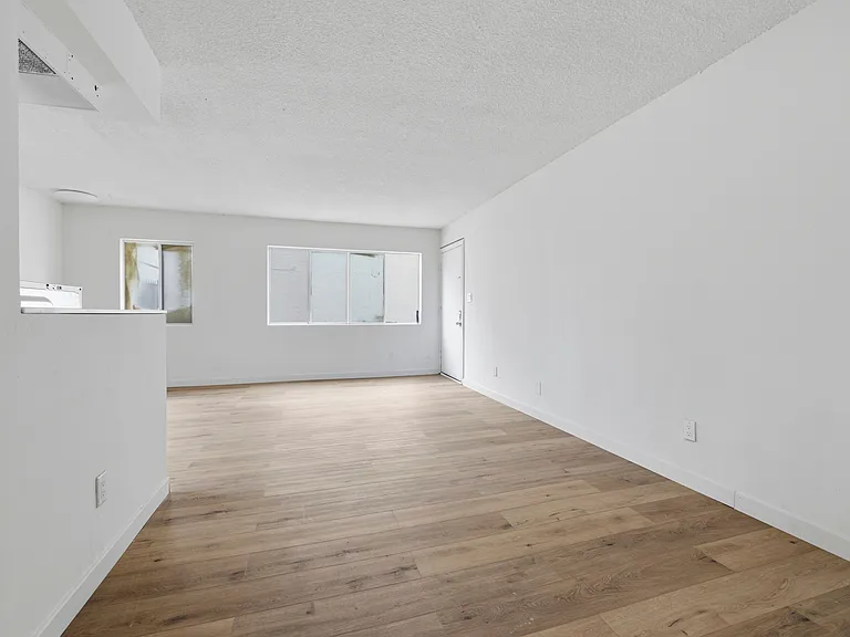 3877 Menlo Ave #1 — Photo 9