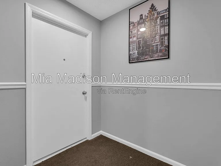 111 E Mell St #16 — Photo 24