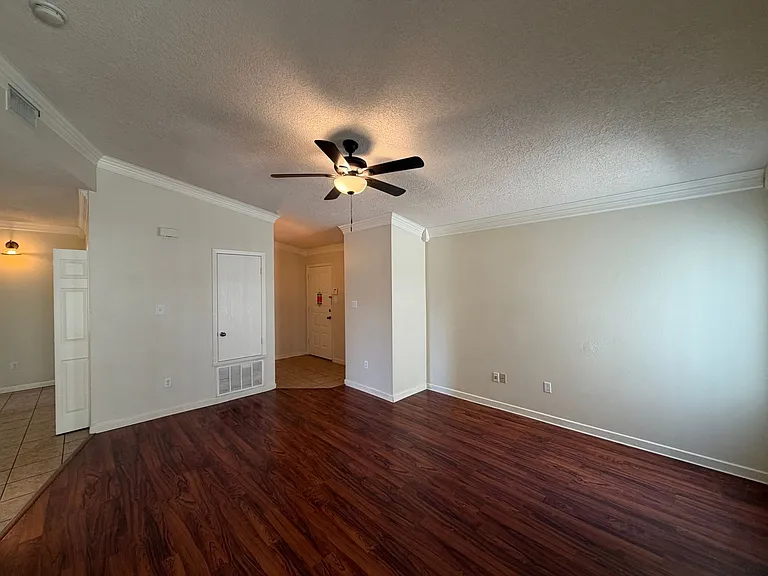 10540 Calle Merida NW — Photo 7