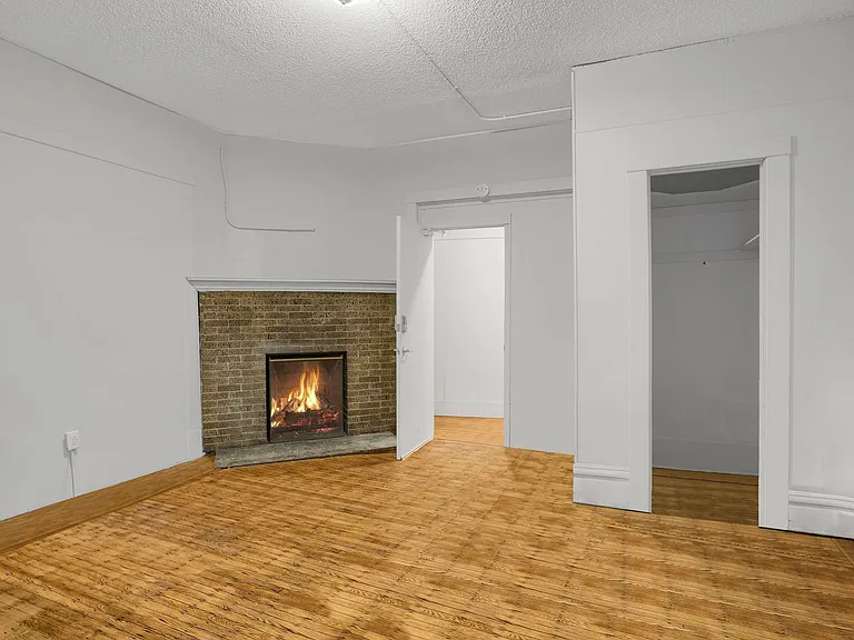 1316 7th St SE — Photo 35