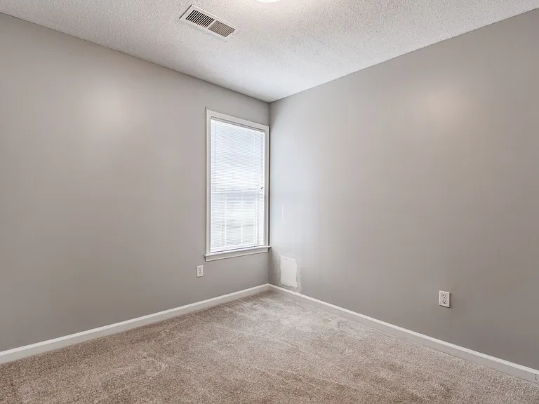 9461 Hickory Dr — Photo 35