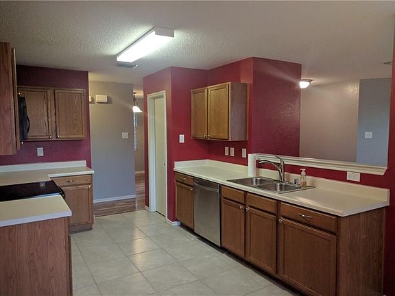 3rd image of 706 Hanceville Way