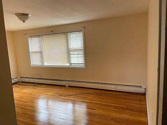 Living room - Continues