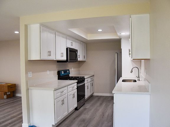 2nd image of 815 N Olive St #A