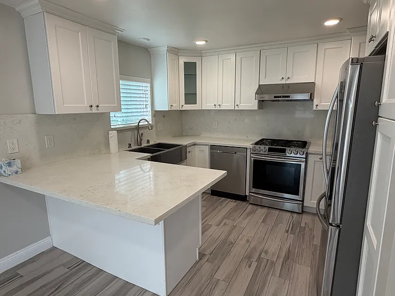 5033 Doreen Ave — Photo 2