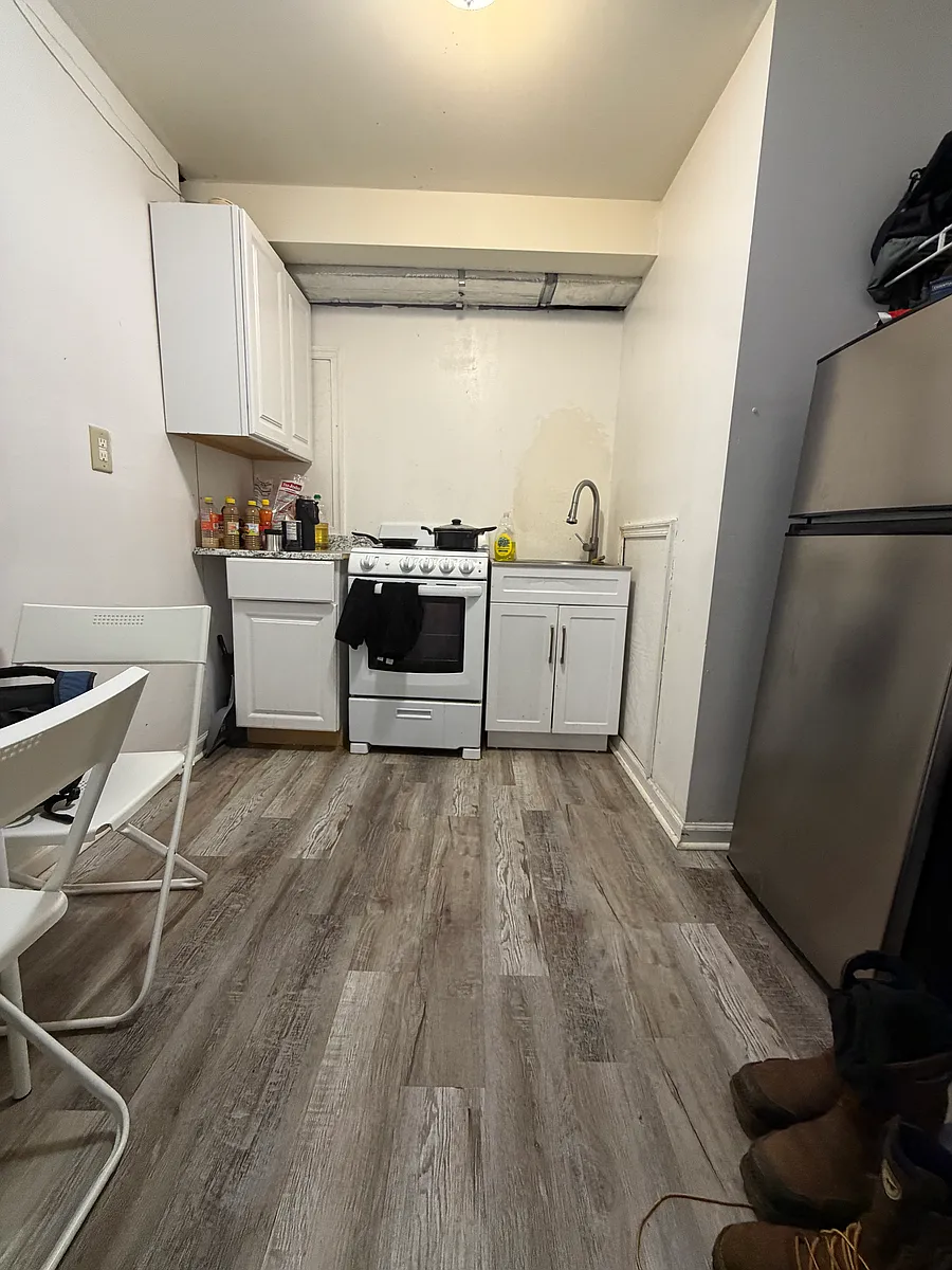 Building Photo - 1734 Monument St #BASEMENT