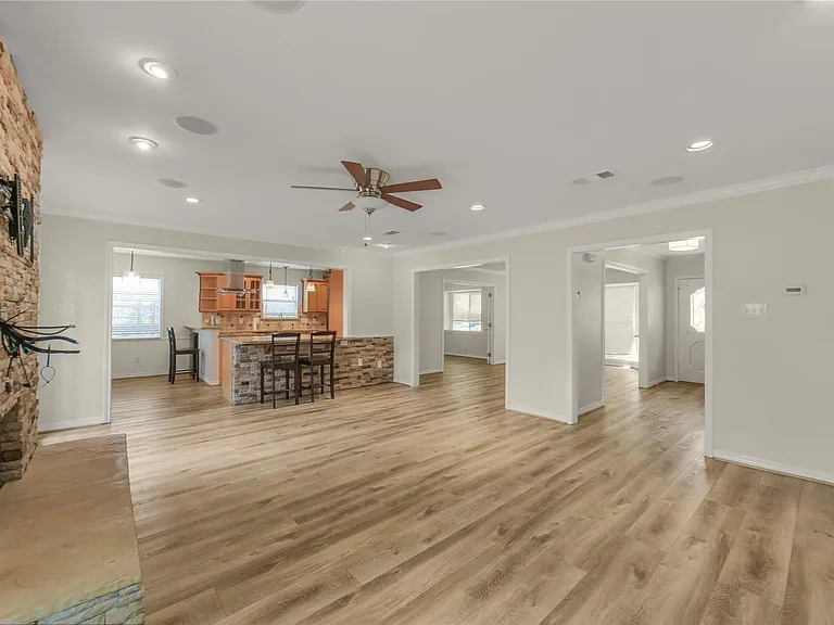 14915 Chadbourne Dr — Photo 9