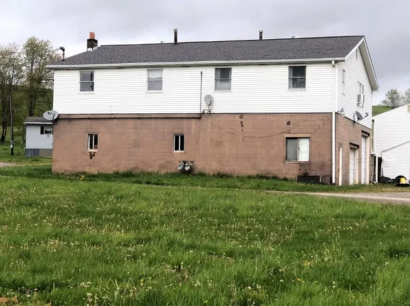 25 Buttermilk Ln W, Washington, PA 15301