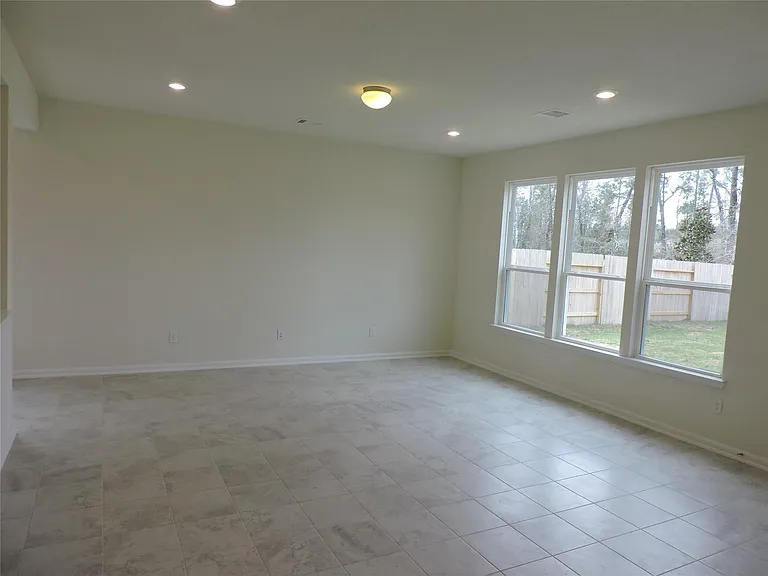 1122 Epworth Ct — Photo 10