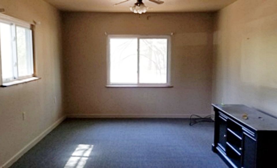 2nd image of 8308 S Sheridan Ave