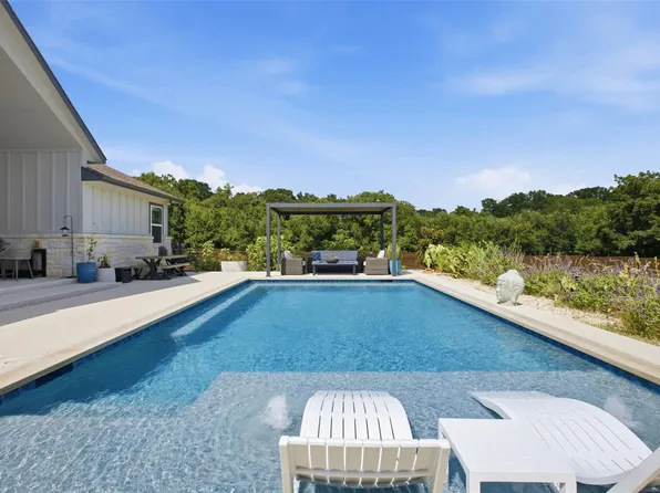132 McNaughton Dr, Liberty Hill, TX 78642
