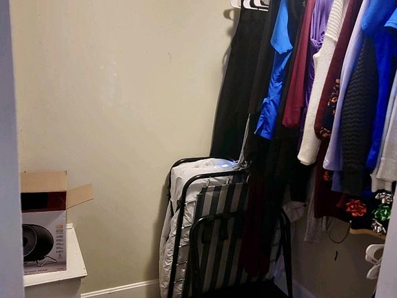 5th image of 512 Troost Ave APT 1