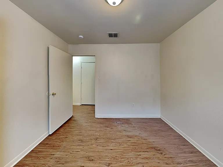 2955 Loving Ave — Photo 19