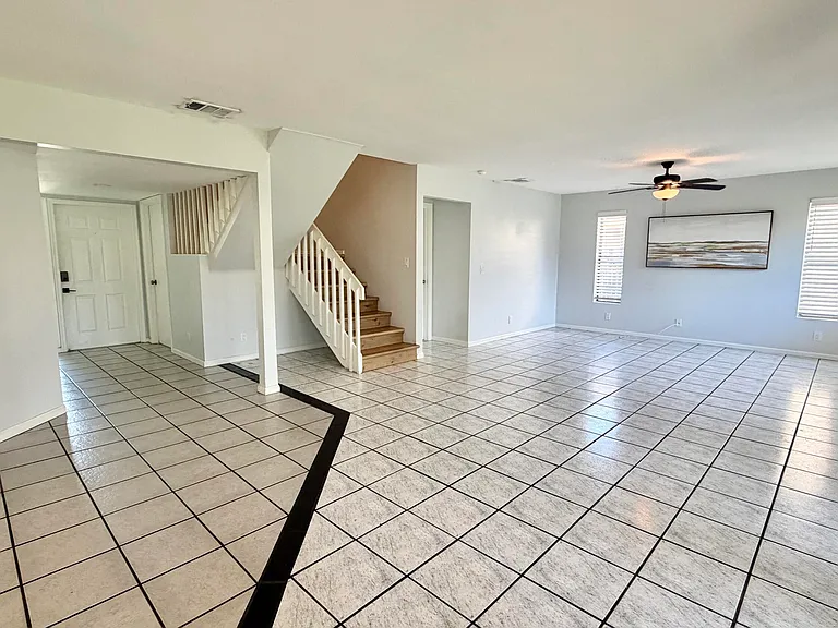6048 Garrett St — Photo 23