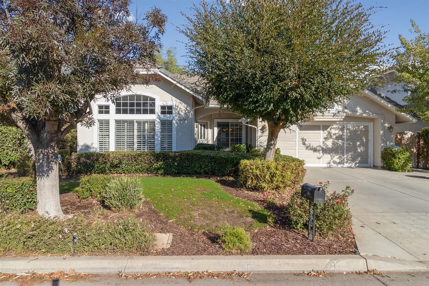 1146 E La France Dr Fresno Ca 93720 Zillow