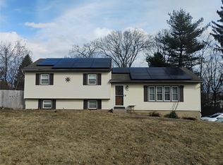 32 Lancer Dr, Newburgh, NY 12550
