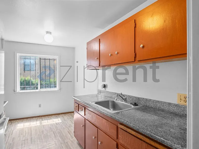 321 Athol Ave #1 — Photo 15