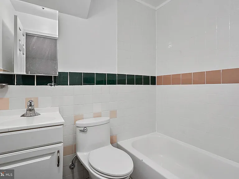 6351 Rockshire St — Photo 29