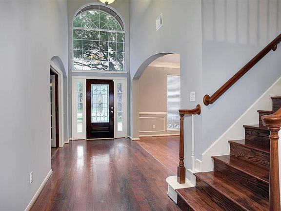 5th image of 2103 Crescent Coral Dr