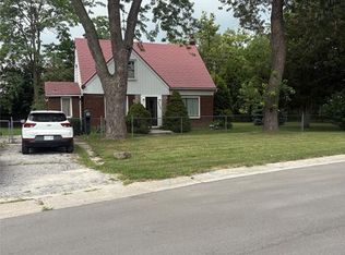 2539 Saint Patricks Dr, Windsor, ON N9E 3G5
