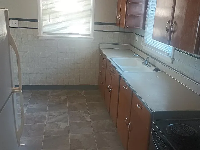 1535 N Grant Ave — Photo 3