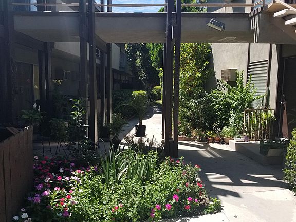 4th image of 18410 Malden St #37