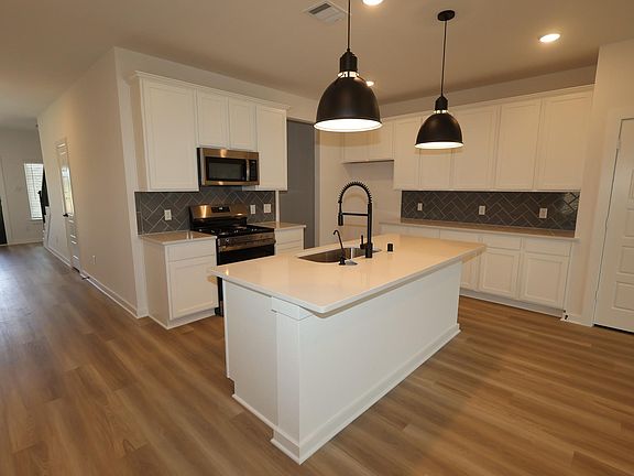 4th image of 32547 Summer Vista Ln