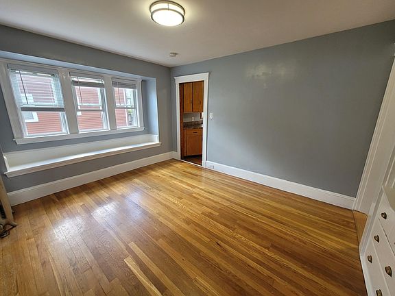 5th image of 8 Sewall St #8