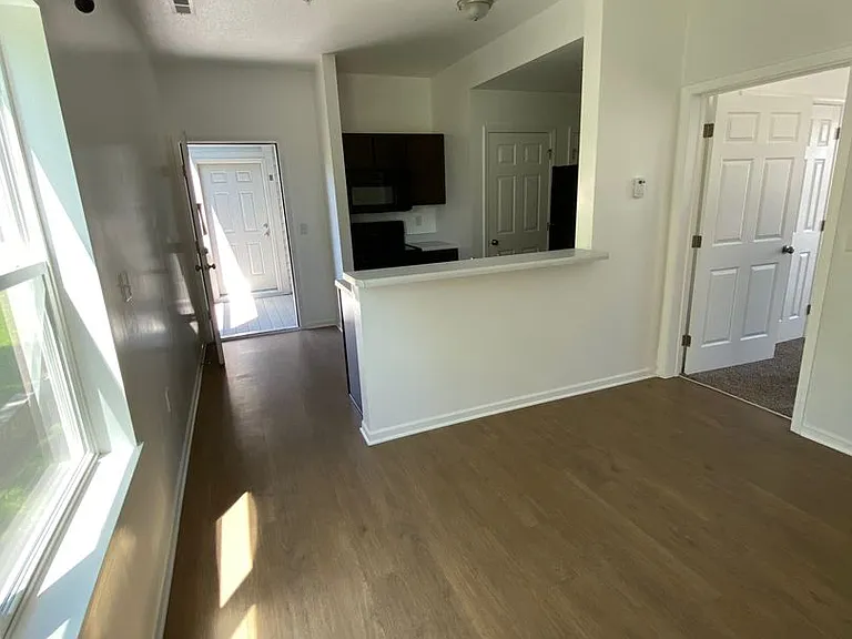 404 Jefferson St — Photo 4
