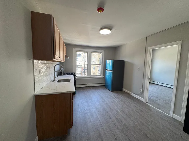 34 Coles St #2A — Photo 10