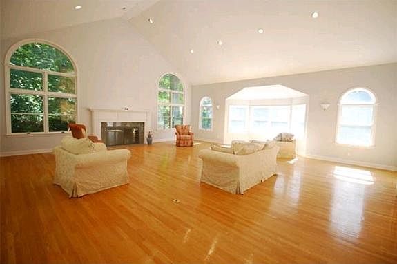 2nd image of 114 Birchall Dr #1