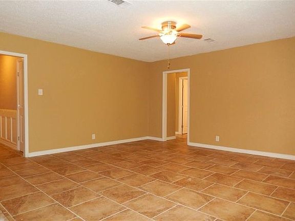 3rd image of 309 Teakwood Dr