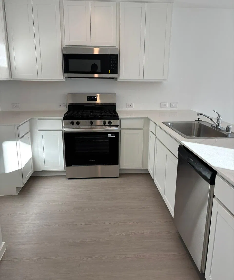 4 bed, 1600 sqft, $1,995 — Photo 3