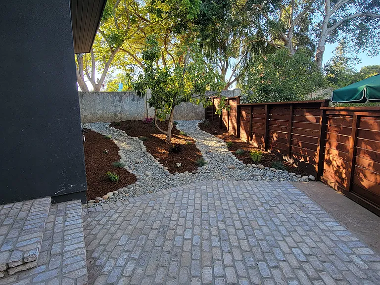 137 Westmoor Ct #A — Photo 2