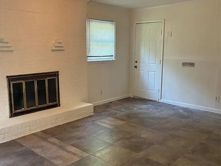 2334 Senior Dr — Photo 12