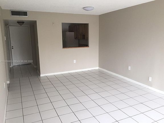 3rd image of 10425 SW 112th Ave APT 226