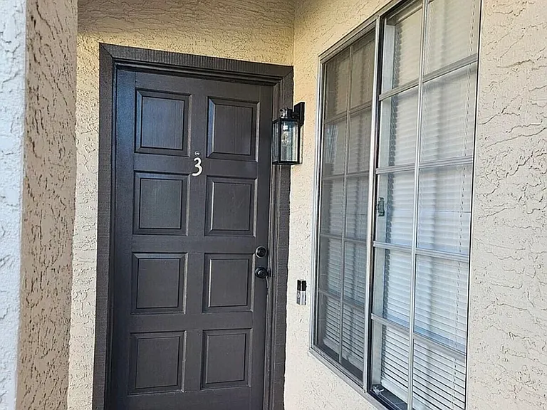 2123 E Kirkland Ln #3 — Photo 2