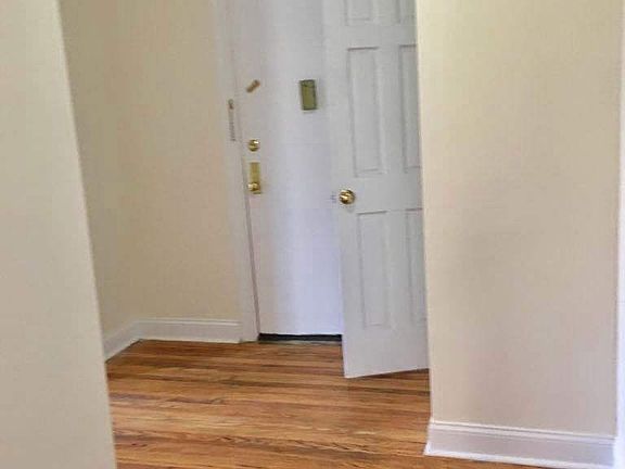 5th image of 29 Wadsworth Ave Bsmt 1