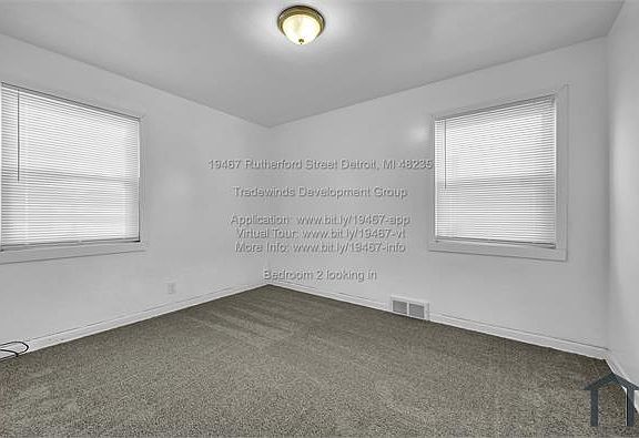 5th image of 19467 Rutherford St