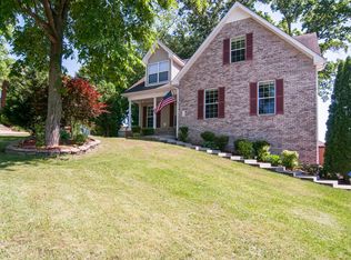 704 Meadowgate Ln, Clarksville, TN 37040