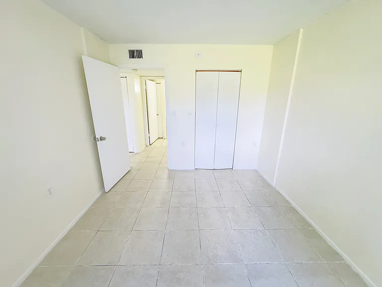 1101 N Benoist Farms Rd #106 — Photo 9