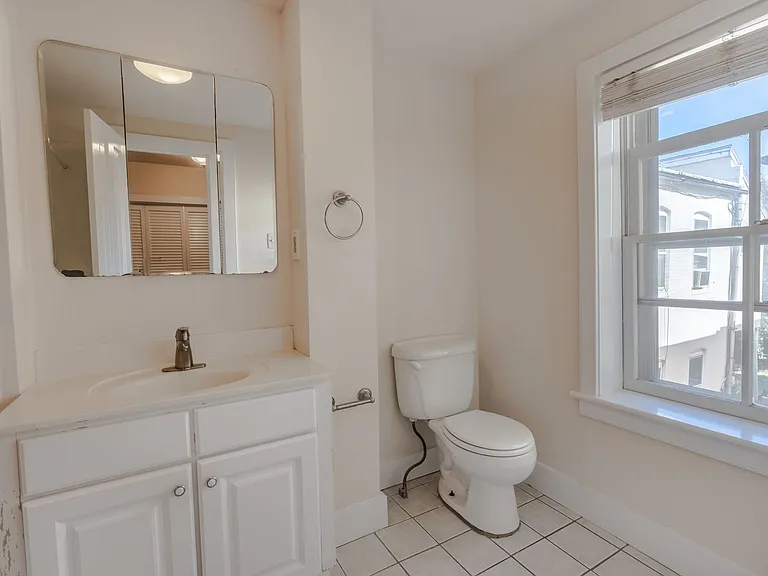 833 S Bond St — Photo 21