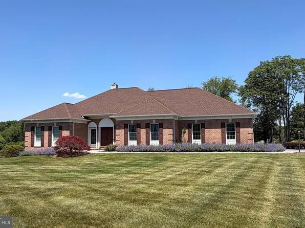 710 Waters Edge Ct, Sykesville, MD 21784