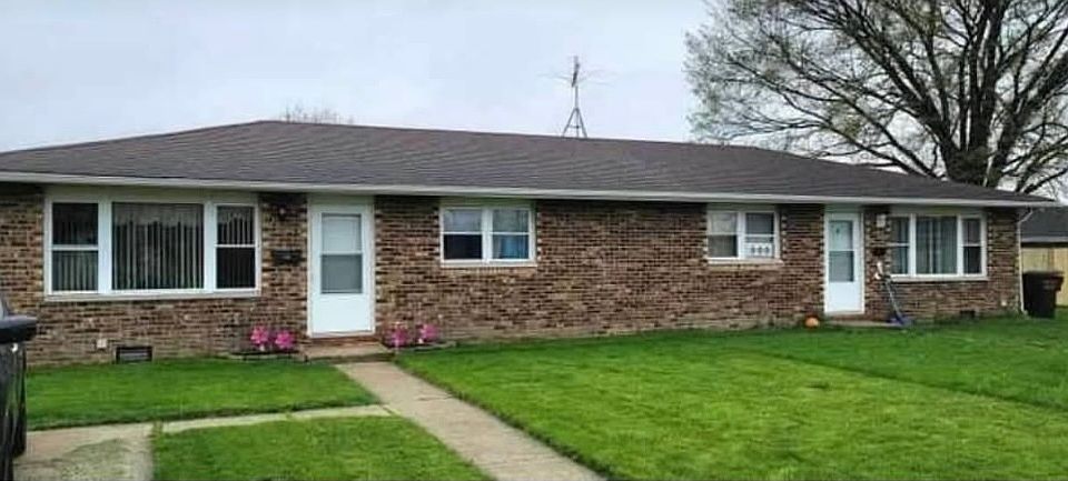 1st image of 160 Birch Ct