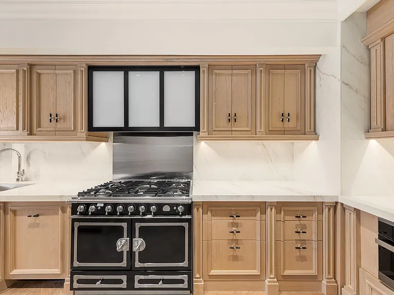 27 E 79th St #9/10 — Photo 4